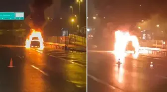 15 Temmuz Şehitler Köprüsü'nde otomobil alev alev yandı