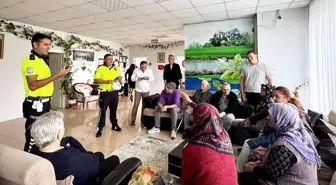 Aydın'da Huzurevi'nde Yaşlılara Trafik Güvenliği Eğitimi Verildi