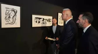Bakan Ersoy, 'Hala Yaşıyorum' Sergisini Gezdi