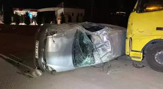 Elazığ'da Takla Atan Araç Tıra Çarptı: 3 Yaralı