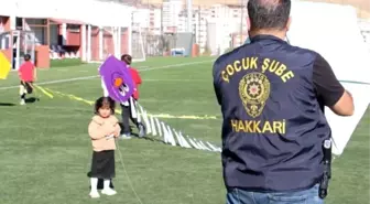 Hakkari'de Çocuklar için Uçurtma Şenliği Düzenlendi