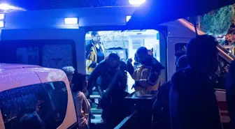 Kadıköy'de Bodrum Katında Yangın: 20 Kişi Dumandan Etkilendi
