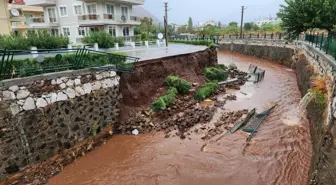 Marmaris'te Şiddetli Sağanak Hayatı Olumsuz Etkiledi
