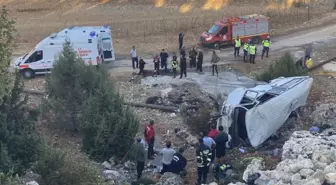 Mersin'de minibüs şarampole yuvarlandı: 4 ölü