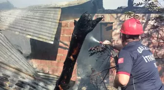 Sinop'ta Samanlıkta Yangın: İtfaiye Ekipleri Müdahale Etti