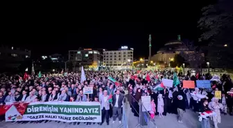 Van'da binlerce kişi İsrail'in Gazze'ye yönelik saldırılarını protesto etti