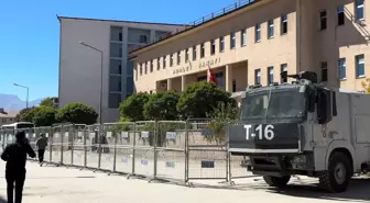 Yüksekova'da Bıçaklı Saldırı: 5 Şüpheli Tutuklandı