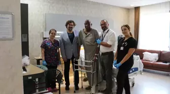 73 Yaşındaki Nijeryalı Hasta Yıllar Sonra Yalova Atakent Hastanesi'nde Yeniden Yürüdü!