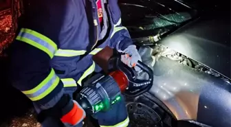 Bilecik'te Otomobilin Ağaçla Çarpması Sonucu 2 Yaralı