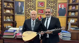 MHP Genel Başkanı Bahçeli, Sanatçı Yavuz Bingöl'ü Makamında Ağırladı