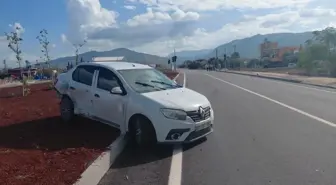 Samandağ'da İki Otomobil Çarpıştı