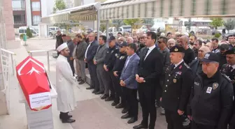 Kanser Tedavisi Gören Polis Memuru Toprağa Verildi