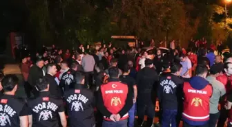 Süper Lig ekibi karıştı! Taraftarlar tesisi bastı