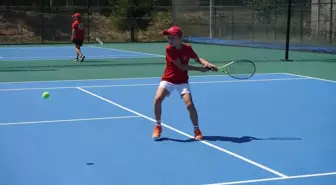 Kaymakam Adem Kaya'nın Çaycuma'ya Kazandırdığı Tenis Kortları Gençleri Spora Yönlendiriyor