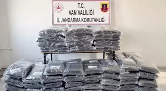 Van'da Gümrük Kaçağı Malzemeler Ele Geçirildi