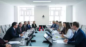YSK Başkanı Ahmet Yener, Belarus'ta Türk Dili ve Kültürü Merkezi'ni Ziyaret Etti