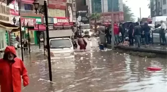 Ereğli'de Dolu Yağışı ve Su Taşkınları Panik Yarattı