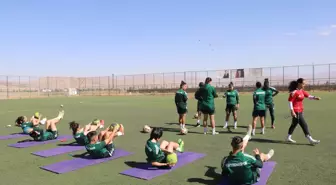 Yüksekova Spor Kadın Futbol Takımı'ndan Beyza Kocatürk: 'Her Sporcu Burayı Denemeli'