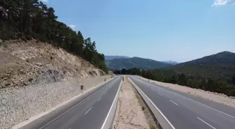 Antalya-Konya Kara Yolu Bakım Çalışması Nedeniyle Ulaşıma Kapandı