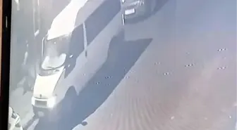 Avcılar'da Park Halindeki Minibüs Çalındı