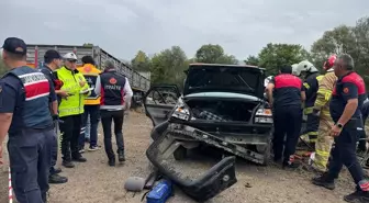 Bartın'da Otomobil ve Tır Çarpışması: Karı Koca Hayatını Kaybetti