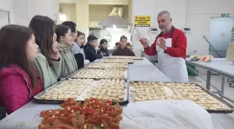 Edirne'de Minik Gözlemciler Şekerleme Üretim Tesisini Ziyaret Etti