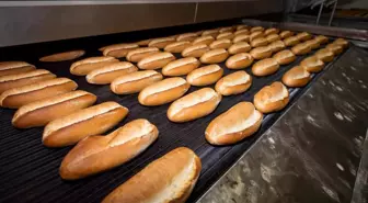 İzmir'de Halk Ekmek Fiyatlarına Zam Yapıldı