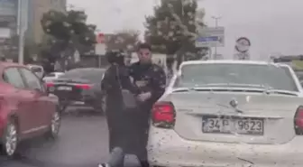 Kadıköy'de Trafikte Tartışma: Sürücüden Küfürlü Saldırı