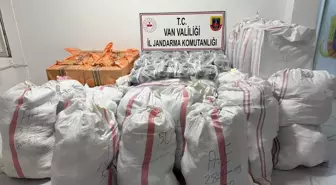 Van'da Gümrük Kaçağı Malzemeler Ele Geçirildi