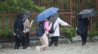 Yarın okullar tatil mi? 10 Ekim İstanbul'da yarın okullar tatil mi? MGM'den uyarı!