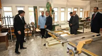 Edirne Valisi Yunus Sezer, Mesleki Eğitim Merkezini Ziyaret Etti