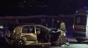 Konya'da Otobüs ve Otomobil Çarpıştı: 2 Yaralı