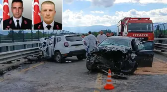 Otomobiller kafa kafaya çarpıştı, 2 jandarma şehit oldu