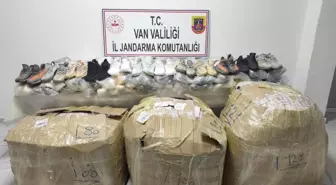 VAN'da Durdurulan Araçta 2 Milyon Liralık Kaçak Eşya Ele Geçirildi