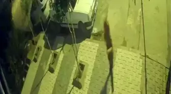 Freni Patlayan Araç, Oyun Oynayan Çocukların Üzerine Daldı