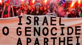 Binler sokağa indi! Norveç'ten İsrail maçı öncesi Filistin'e destek yürüyüşü