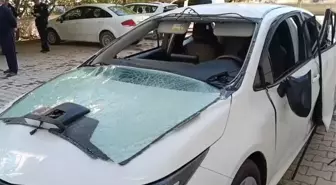 Elazığ'da Park Halindeki Otomobilde Patlama, Bir Çocuk Yaralandı