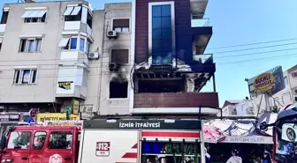 İzmir Buca'da Apartman Yangını: İtfaiye Ekipleri Müdahale Etti