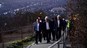 Kırgızistan'da Celalabad'ın Adı Manas Olarak Değiştirildi