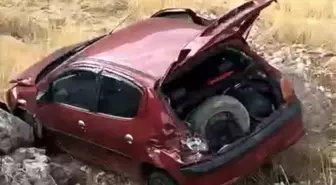 Mardin'de Şarampole Devrilen Otomobilin Sürücüsü Yaralandı
