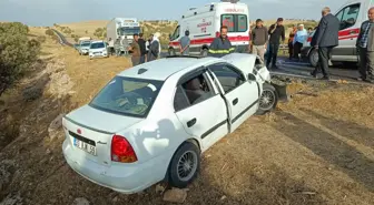 Mardin'de Otomobil Kazası: 1'i Ağır, 4 Yaralı