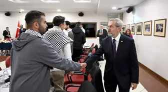 AÜ Rektörü Ünüvar, üniversitedeki Filistinli öğrencilerle bir araya geldi Açıklaması