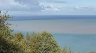 Bartın Irmağı'nın Taşıdığı Çamurlu Su Deniz Rengini Değiştirdi