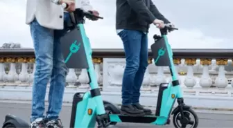 Elektrikli scooter kuralları nedir, kimler kullanabilir? 2025 elektrikli scooter için ehliyet, hız, güvenlik kuralları!