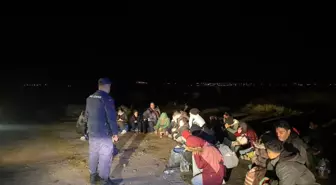 Dikili'de 30 Düzensiz Göçmen Yakalandı