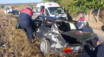 Kadirli'de Kamyonla Çarpışan Otomobil Sürücüsü Yaralandı