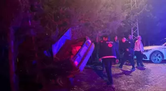 Osmaniye'de otomobil uçuruma düşmekten ağaç sayesinde kurtuldu: 3 yaralı