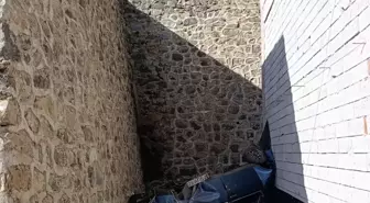 Gümüşhane'de Otomobil Otoparka Düştü: Sürücü Yaralandı