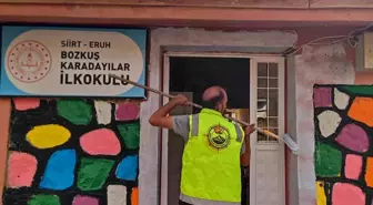 Eruh'taki Okulun Duvarları Gönüllülerle Yenilendi