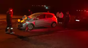 Eşeğe Çarpan Otomobilin Sürücüsü Yaralandı